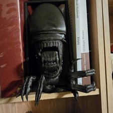 Listing image for Alien Xenomorph Romulus figure Book Holder